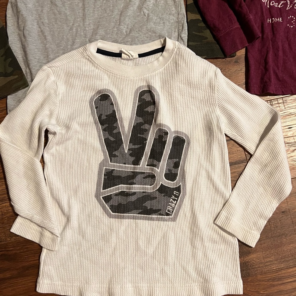 3 Carter’s and crazy 8 boys long sleeve tops size 5-6 - Picture 2 of 8